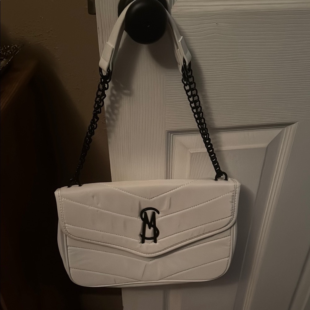 White Quilted Shoulder Bag with Chain Strap and Metallic Clasp